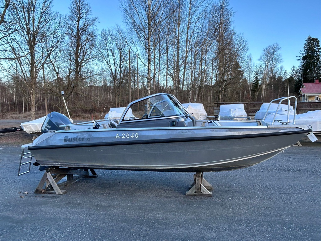 Buster XL + Yamaha F115