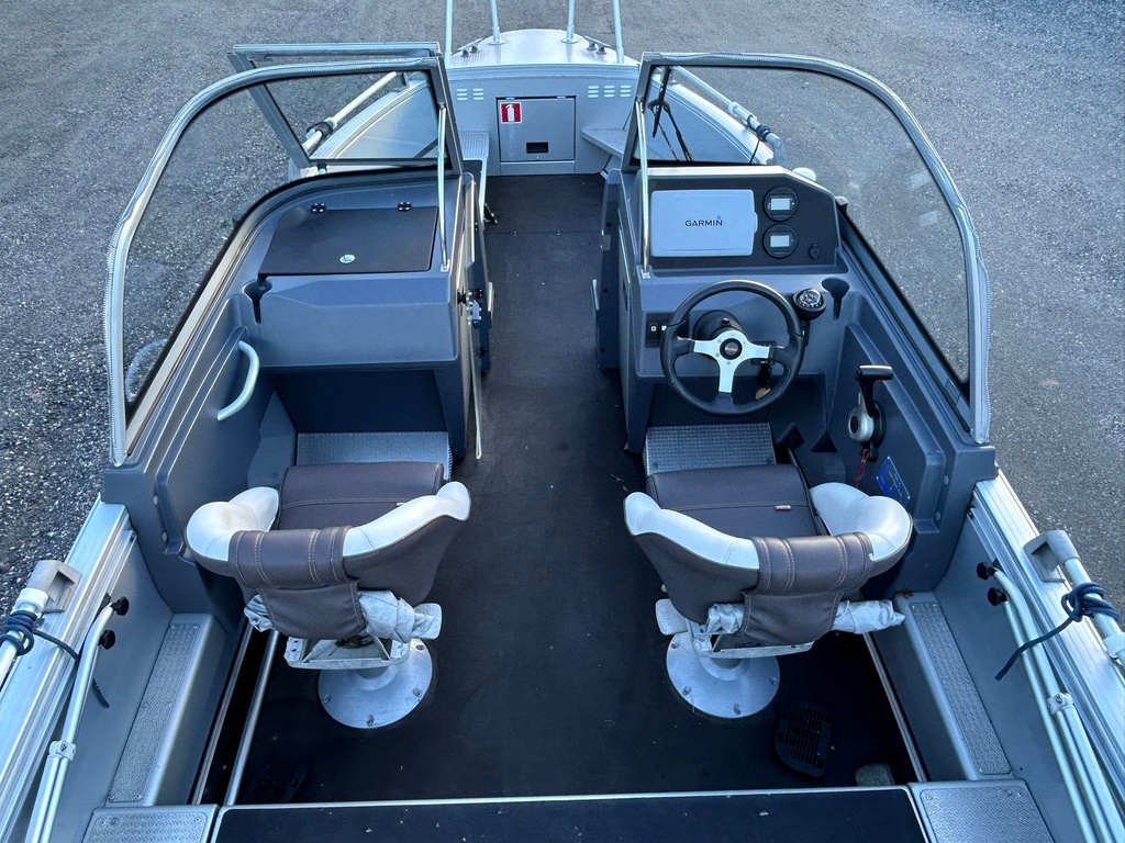 Buster XL + Yamaha F115