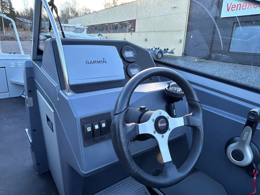 Buster XL + Yamaha F115