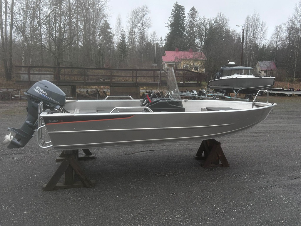 Buster XSr + Yamaha F20