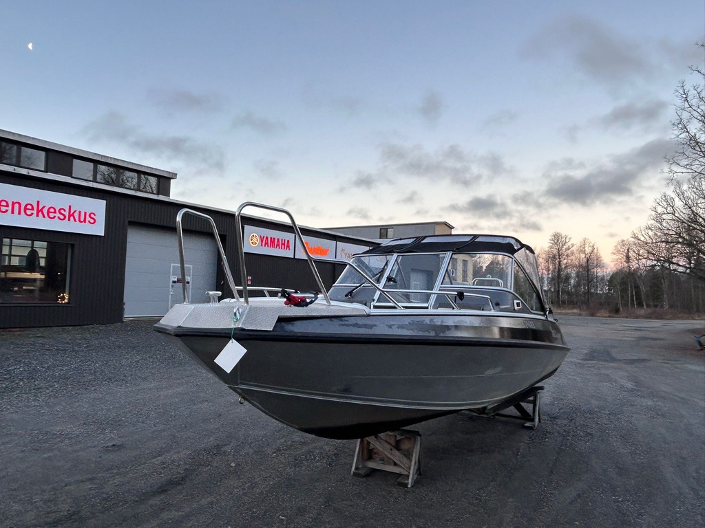 Buster Magnum + Yamaha F150