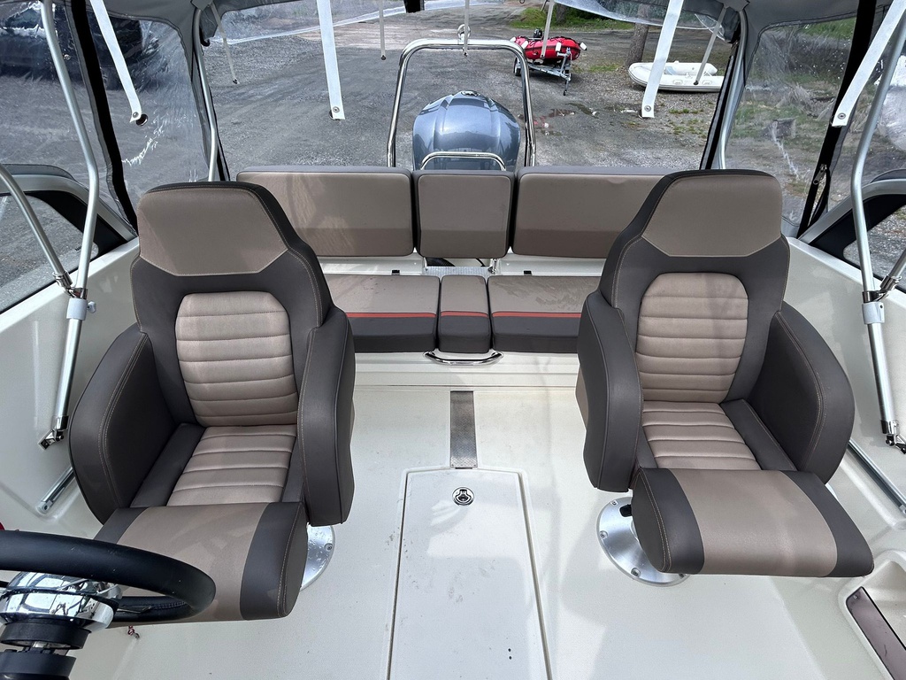 Buster Magnum E + Yamaha F225