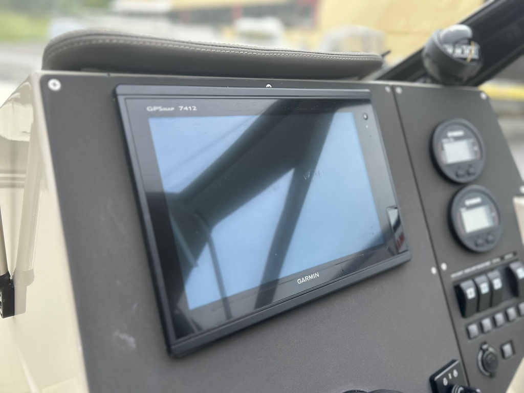 Buster Magnum E + Yamaha F225