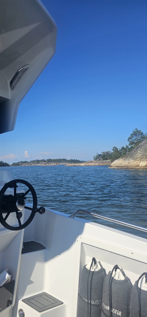 Finnmaster Pilot 7 + Yamaha F150