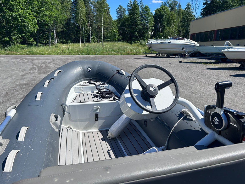 Highfield CL380 + Suzuki DF20