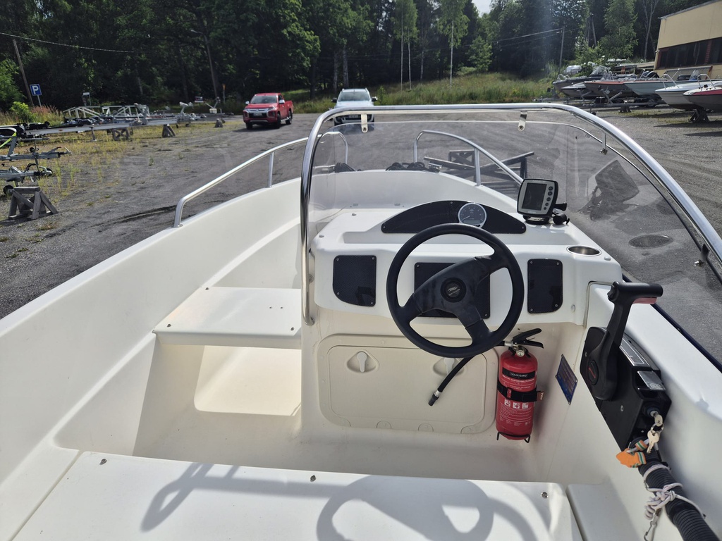 MV-Marin 4600 + Mercury F50