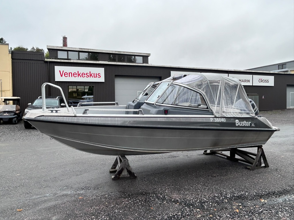 Buster XL + Yamaha F115
